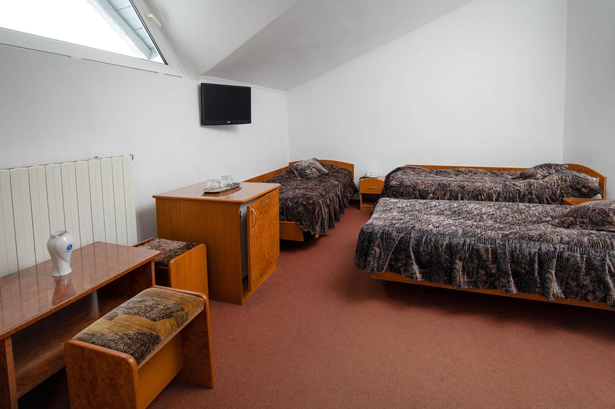 Alexandros Hotel